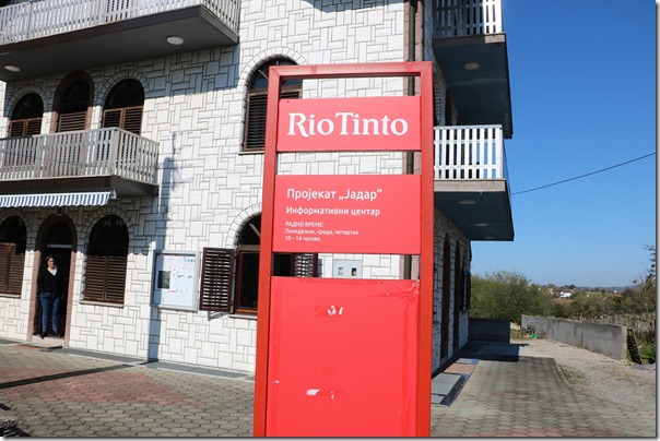 Mi nemamo dozvolu da govorimo o projektu - kažu zaposleni u kancelariji kompanije Rio Tinto