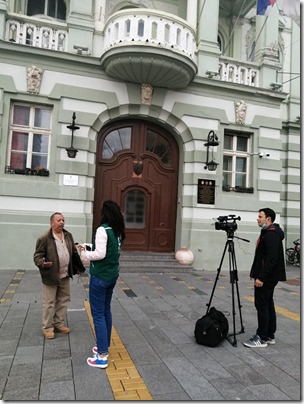 - Ali kinezi su naša braća i mogu da rade šta hoće. - kaže jedan od sagovornika u anketi