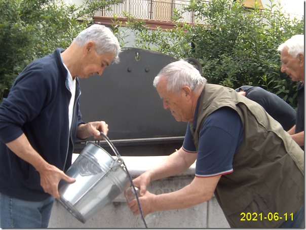 jemanje vzoca vode iz vodnjaka- 2-vrtojba3