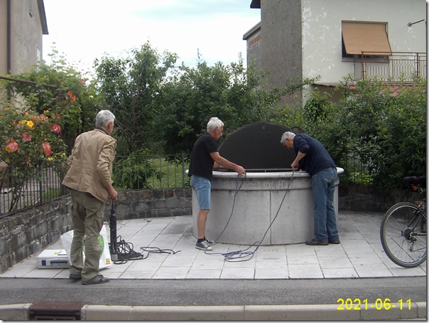 jemanje vzoca vode iz vodnjaka- 2-vrtojba